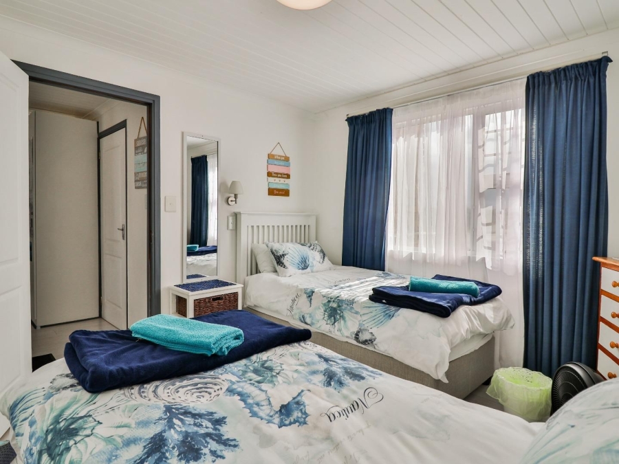 5 Bedroom Property for Sale in De Kelders Western Cape